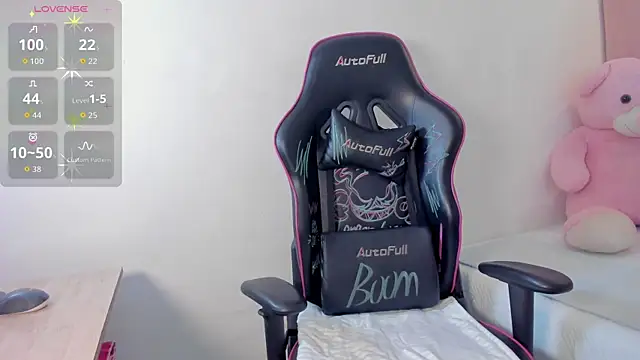 Snapshot of kate_lua chatting on 10.04.25 kate lua online show from 10.04.25