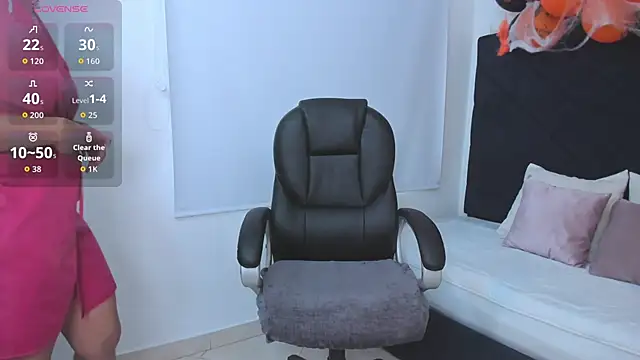 Snapshot of kate_lua chatting on 10.16.25 kate lua online show from 10.16.25