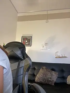 RedVelvet Dream online show from 11.25.25