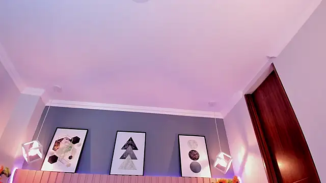 Nina Ford online show from 04.16.26