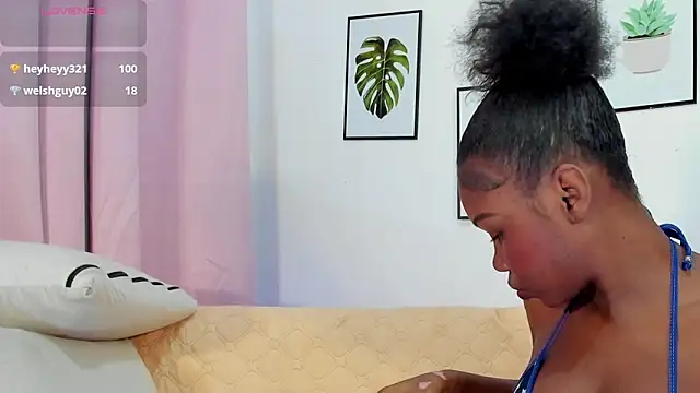 Karol w11 online show from 10.17.25