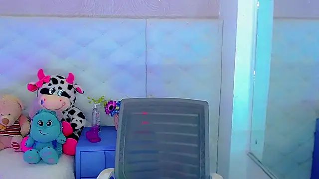 Snapshot of hanna_sweett34 chatting on 10.14.25 hanna sweett34 online show from 10.14.25