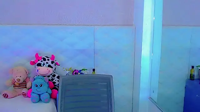 Snapshot of hanna_sweett34 chatting on 10.15.25 hanna sweett34 online show from 10.15.25