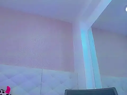 Snapshot of hanna_sweett34 chatting on 10.24.25 hanna sweett34 online show from 10.24.25