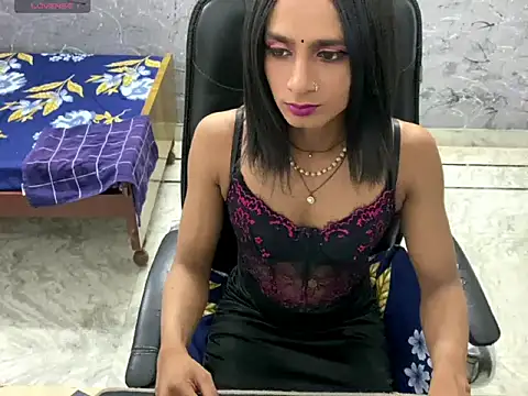 Snapshot of LuvLayla chatting on 07.23.26 LuvLayla online show from 07.23.26