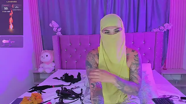 Nayla-Mouna online show from 04.07.26