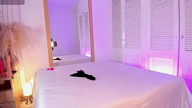 ALICESANDOVAL online show from 04.17.26