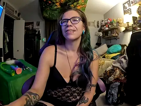 R4inbowK1tty online show from 11.25.25