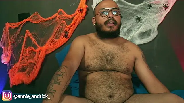  leda swan  online show from 10.25.25