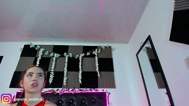  leda swan  online show from 04.09.26