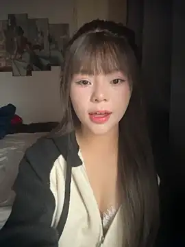 SarahBeii online show from 11.03.25