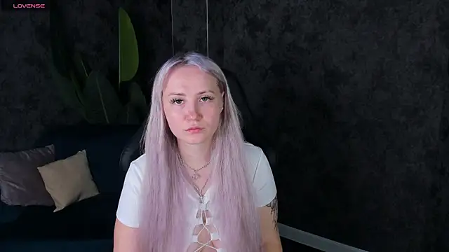 Joyce Howard online show from 10.10.25