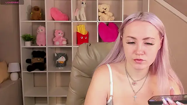 Joyce Howard online show from 10.15.25