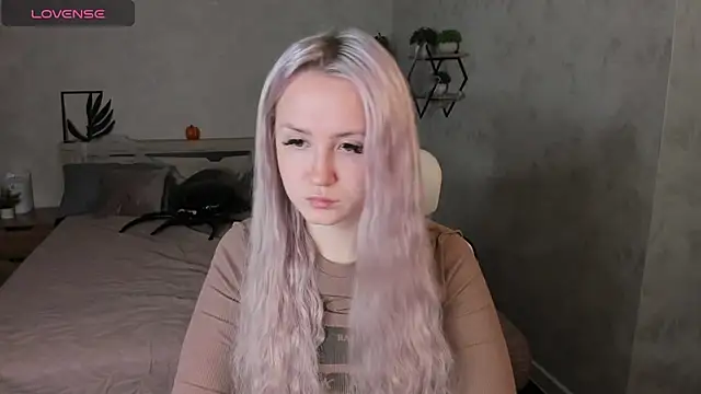 Joyce Howard online show from 11.02.25