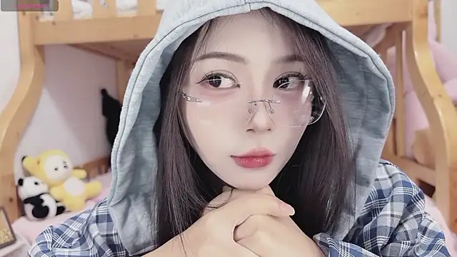 Sue101010 online show from 10.12.25