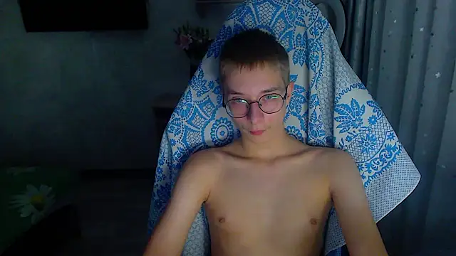 glasses cat online show from 02.14.26