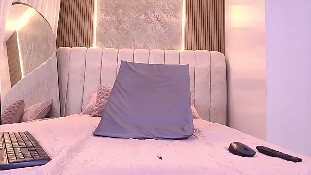 mia scot online show from 11.27.25