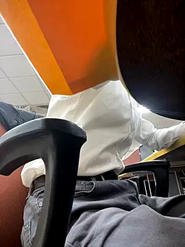 Snapshot of Daddygarry chatting on 10.15.25 Daddygarry online show from 10.15.25