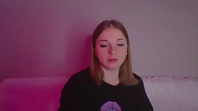 Star Girlish online show from 10.25.25