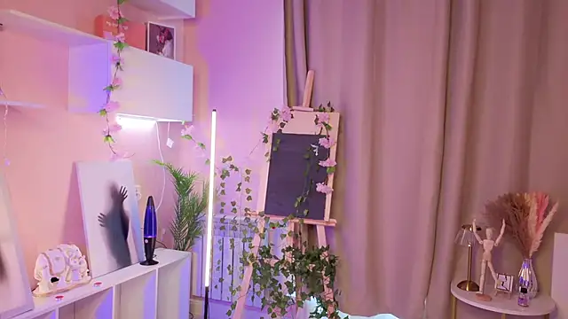 ElfredaTupy online show from 10.22.25