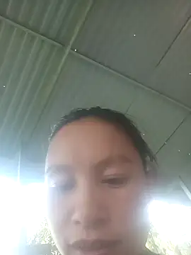 Snapshot of simi-lucy chatting on 09.22.25 simi-lucy online show from 09.22.25