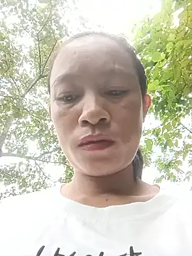 Snapshot of simi-lucy chatting on 10.01.25 simi-lucy online show from 10.01.25