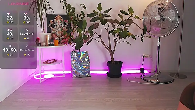 ChloeSummers online show from 10.15.25