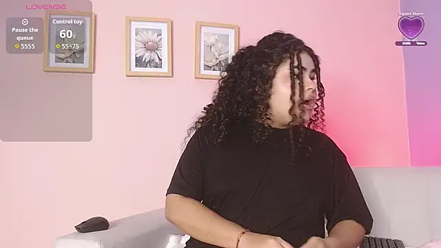 lourdes moon22 online show from 10.03.25