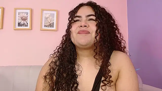 lourdes moon22 online show from 10.20.25