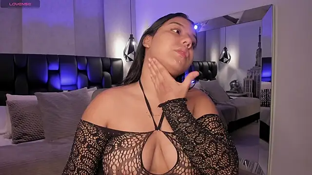 Snapshot of SadieFoster chatting on 10.08.25 SadieFoster online show from 10.08.25