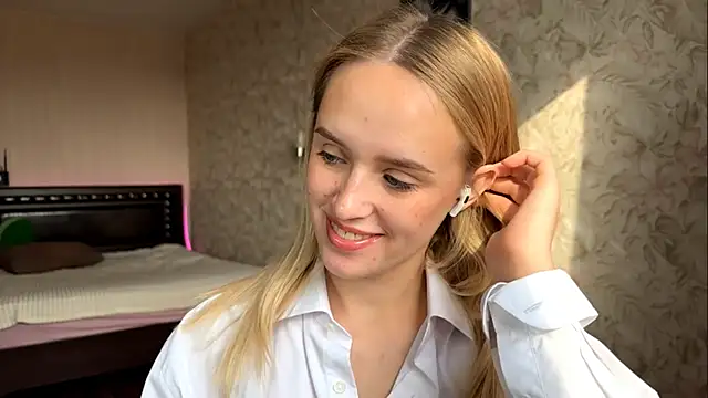 ElisabetLorney online show from 10.11.25