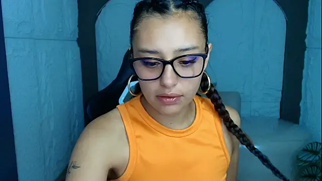 Miah Jones r  online show from 09.11.25
