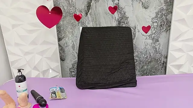 Lily  Rouse   online show from 09.25.25