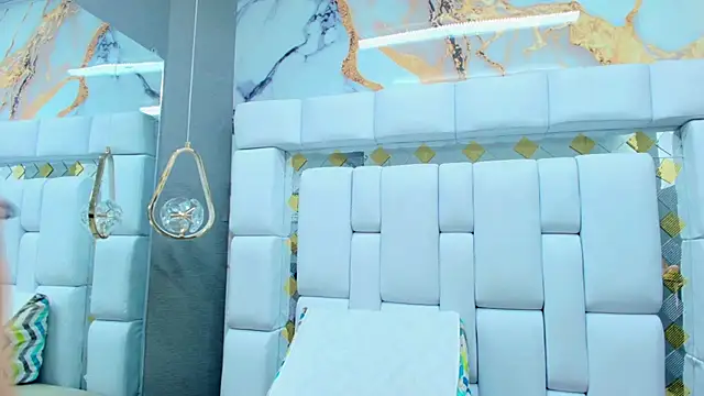 Lily  Rouse   online show from 10.11.25