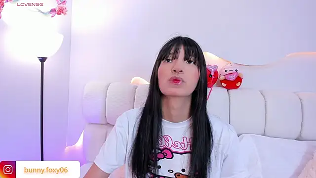 Snapshot of foxybunny chatting on 03.14.26 foxybunny online show from 03.14.26