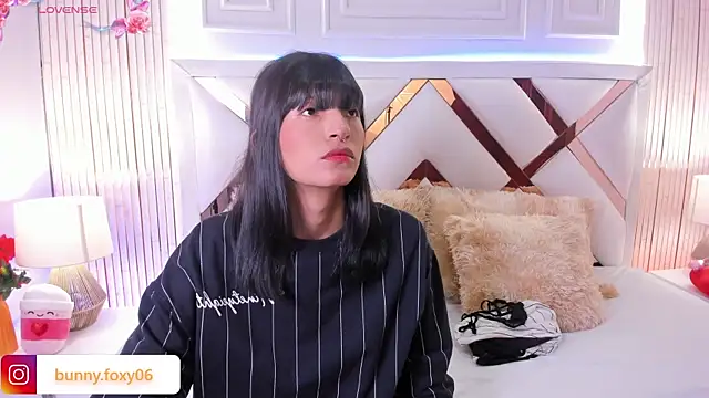 Snapshot of foxybunny chatting on 04.13.26 foxybunny online show from 04.13.26