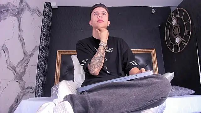 Snapshot of liaamsmiith_ chatting on 09.29.25 liaamsmiith  online show from 09.29.25