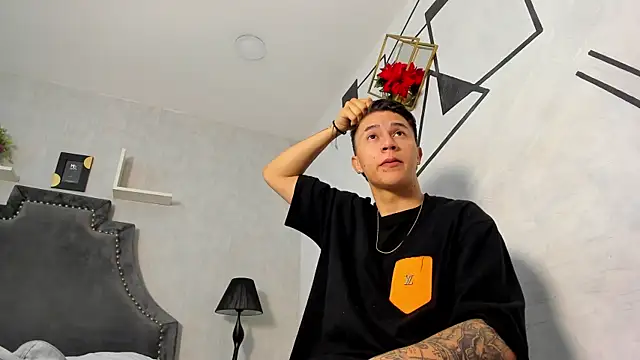 Snapshot of liaamsmiith_ chatting on 10.16.25 liaamsmiith  online show from 10.16.25