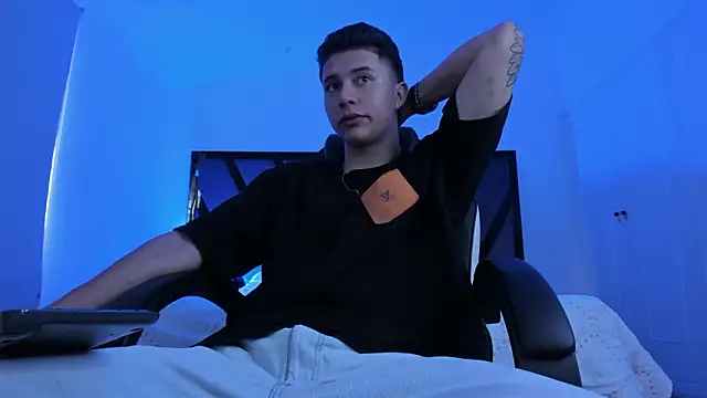 liaamsmiith  online show from 02.03.26