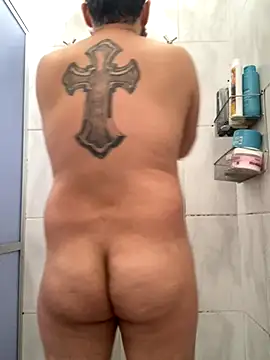 Snapshot of Alone1983 chatting on 10.15.25 Alone1983 online show from 10.15.25