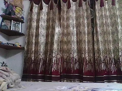 Snapshot of Kashishhardyy chatting on 10.28.25 Kashishhardyy online show from 10.28.25