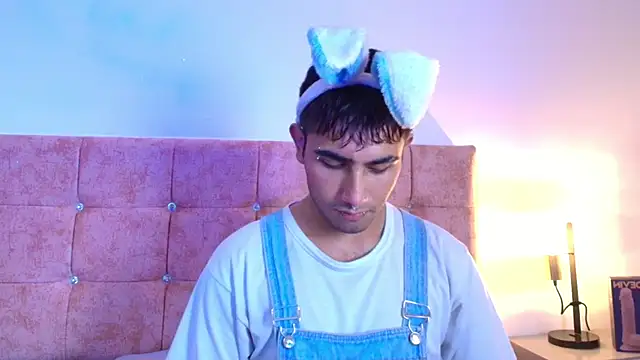 Snapshot of Ares_Alpha chatting on 10.09.25 Ares Alpha online show from 10.09.25