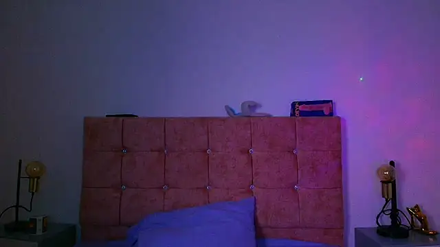 Snapshot of Ares_Alpha chatting on 10.16.25 Ares Alpha online show from 10.16.25