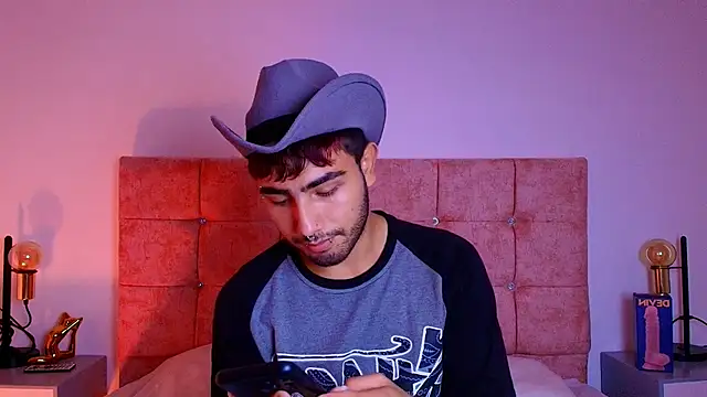 Snapshot of Ares_Alpha chatting on 10.28.25 Ares Alpha online show from 10.28.25