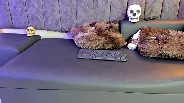 Rowan Mills online show from 09.21.25