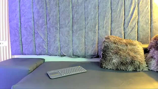 Rowan Mills online show from 09.27.25