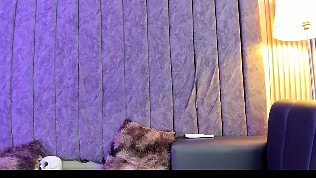 Rowan Mills online show from 10.05.25