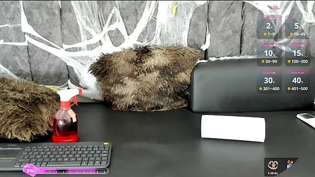 Rowan Mills online show from 10.12.25