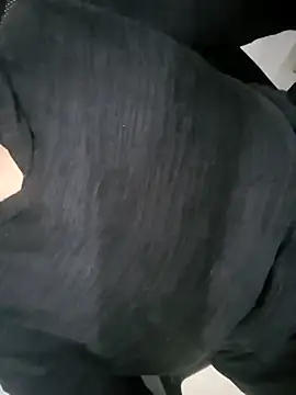 Snapshot of cherrydesuza69 chatting on 10.31.25 cherrydesuza69 online show from 10.31.25