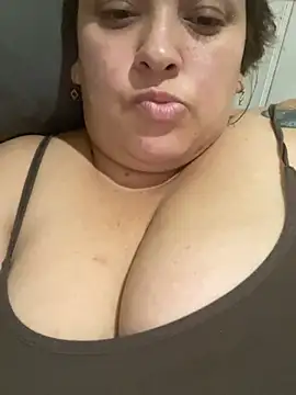 Snapshot of bruna438 chatting on 03.20.26 bruna438 online show from 03.20.26